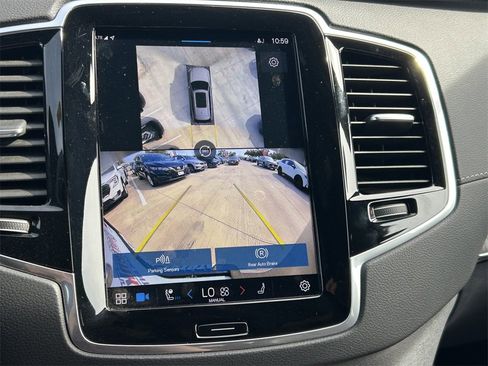 Used 2024 Volvo XC90 B6 Ultimate w/ Lounge Package image 38