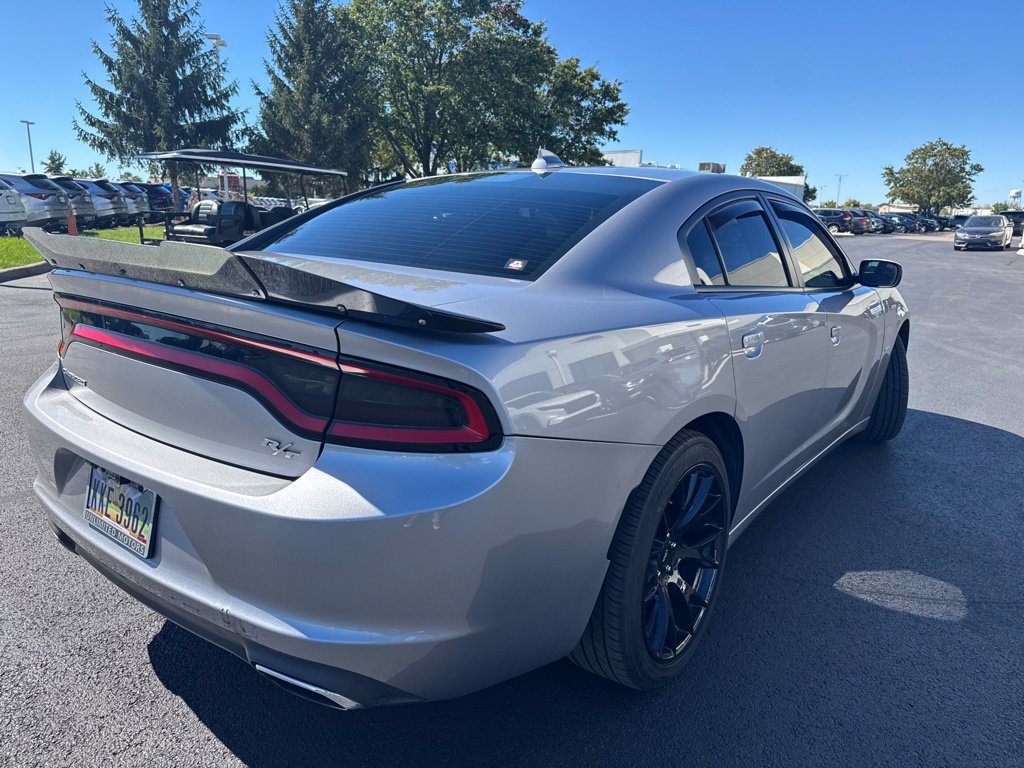 Used 2016 Dodge Charger R/T RWD image 4