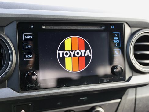 Used 2019 Toyota Tacoma TRD Sport image 23