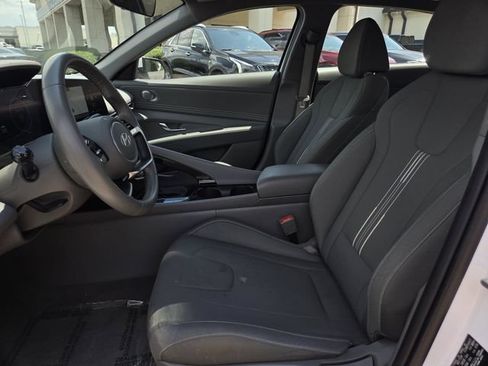 Used 2024 Hyundai Elantra SEL w/ Convenience Package FWD image 13
