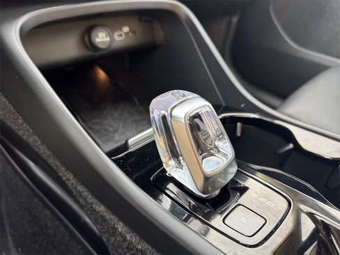 Certified 2025 Volvo XC40 B5 Plus image 14