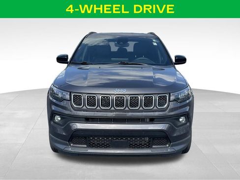 Used 2023 Jeep Compass Latitude AWD/4WD image 3