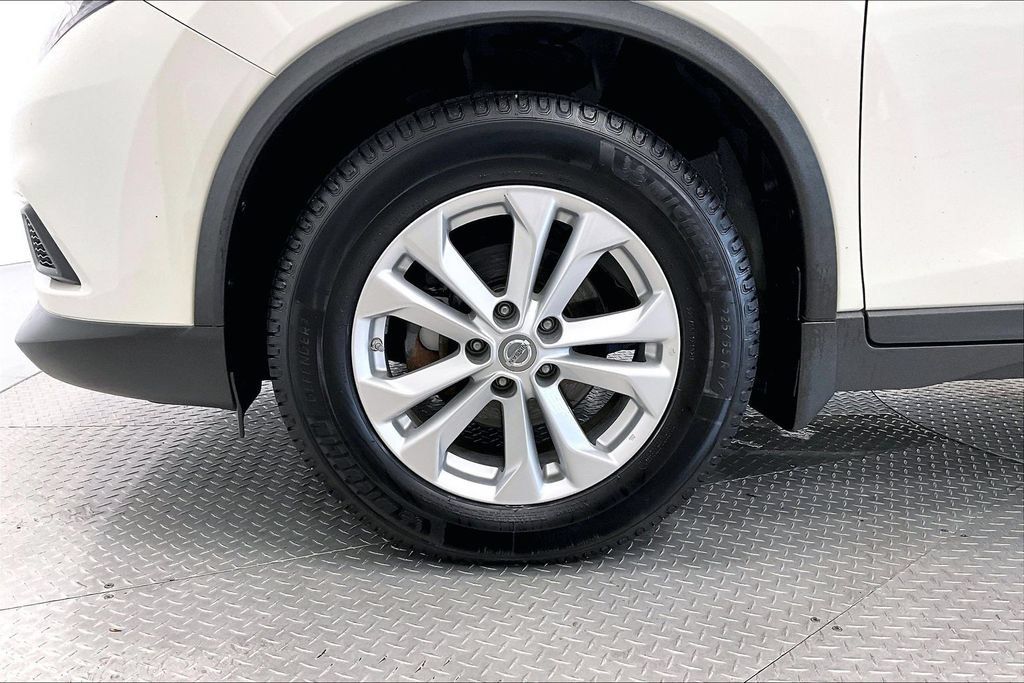 Used 2015 Nissan Rogue SV AWD/4WD image 8
