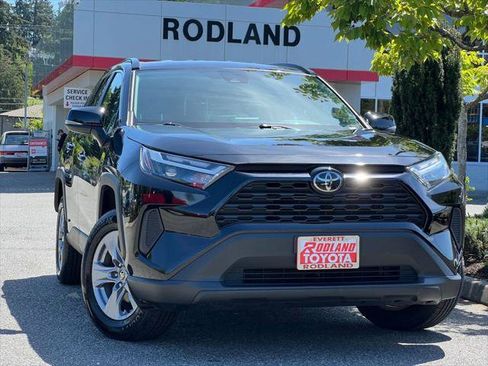 Certified 2025 Toyota RAV4 XLE AWD/4WD image 1