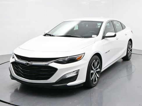 Used 2024 Chevrolet Malibu RS image 3