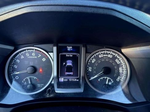 Used 2017 Toyota Tacoma SR5 image 10