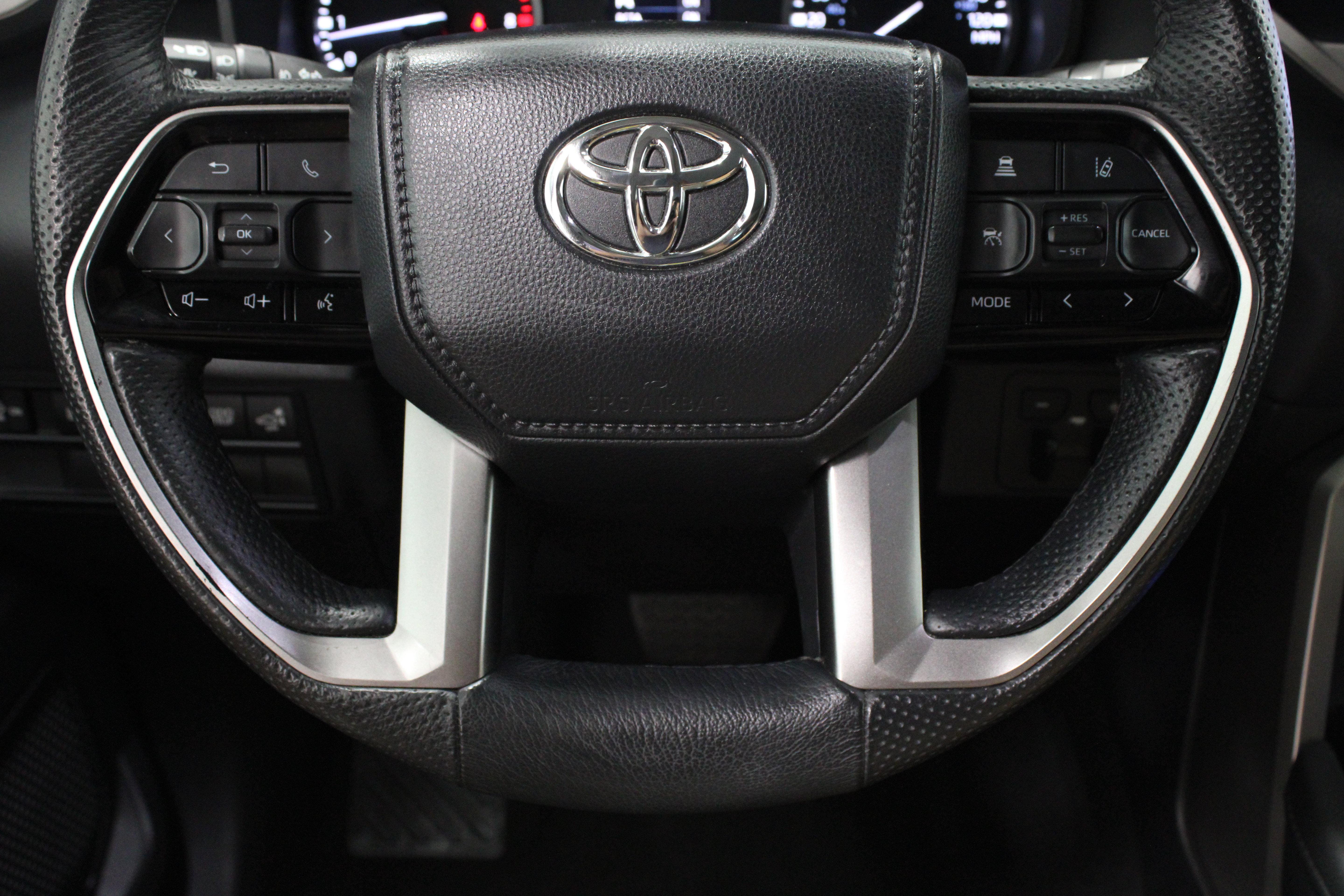 Used 2023 Toyota Tundra Limited AWD/4WD image 30