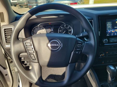 Certified 2023 Nissan Frontier SV w/ Technology Package image 32