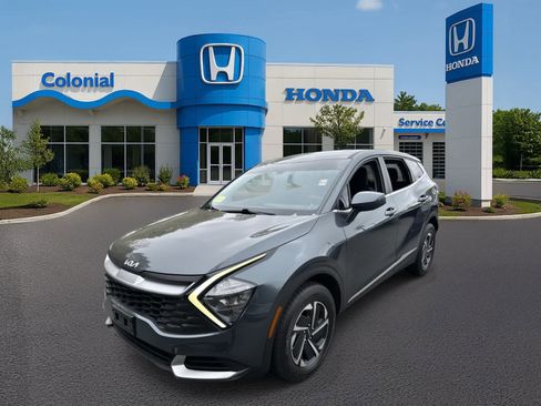 Used 2023 Kia Sportage LX image 2