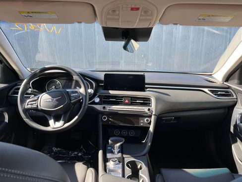 Used 2025 Genesis G70 2.5T image 33