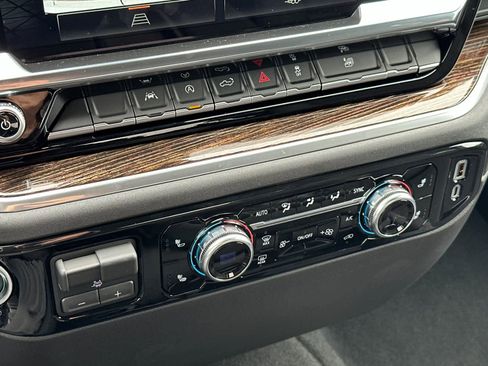 New 2026 GMC Sierra 1500 Elevation image 19