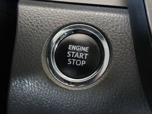 Used 2022 Toyota Camry SE FWD image 17