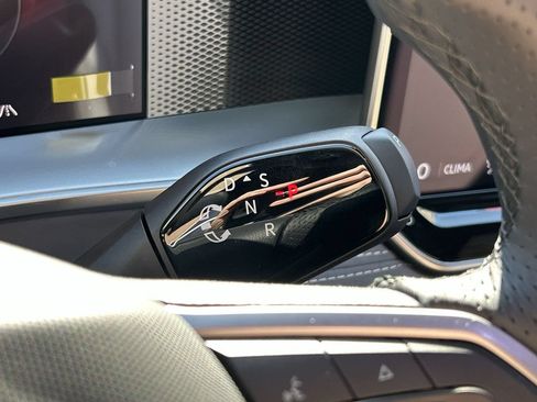 New 2026 Volkswagen Tiguan SE R-Line AWD/4WD image 26