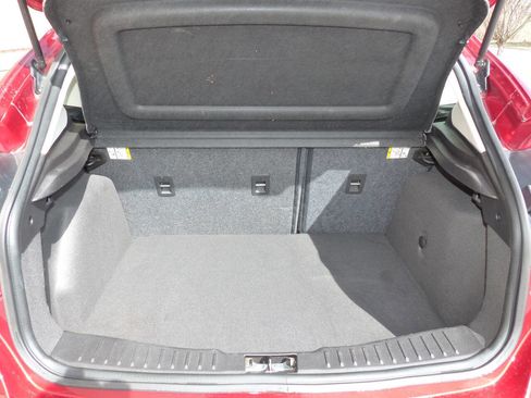 Used 2015 Ford Focus SE w/ Equipment Group 201A image 24