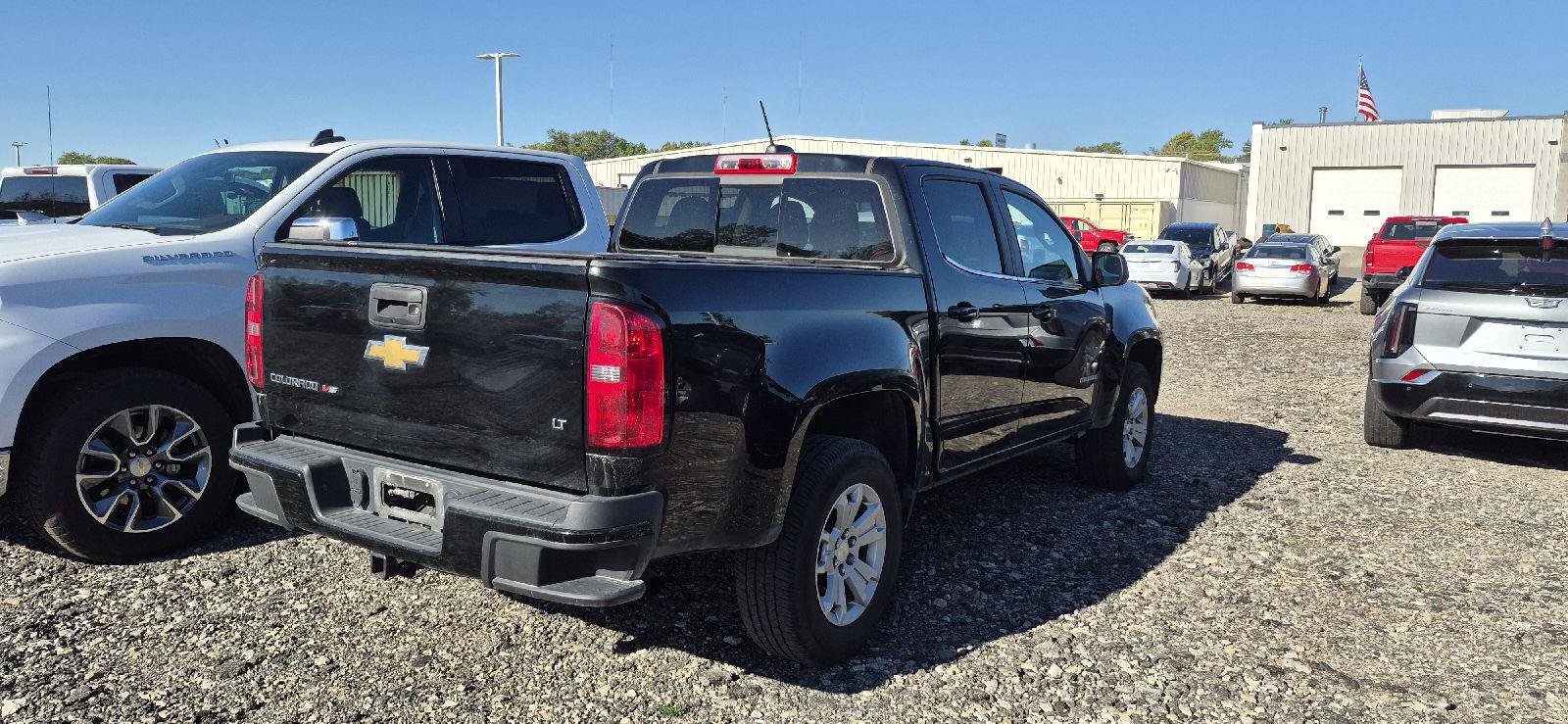 Used 2017 Chevrolet Colorado LT w/ LT Convenience Package RWD image 3