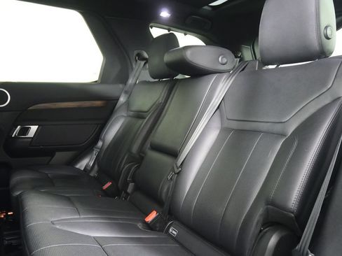 Used 2019 Land Rover Discovery HSE AWD/4WD image 14