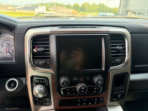 Used 2017 RAM 1500 Laramie AWD/4WD image 11