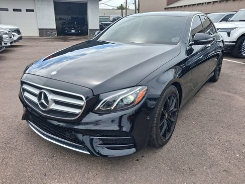 Used 2017 Mercedes-Benz E 300 4MATIC image 3