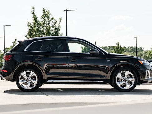 Used 2022 Audi Q5 2.0T Prestige w/ Prestige Package AWD/4WD image 3