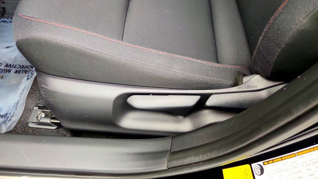 Used 2024 Toyota Prius Prime FWD image 11