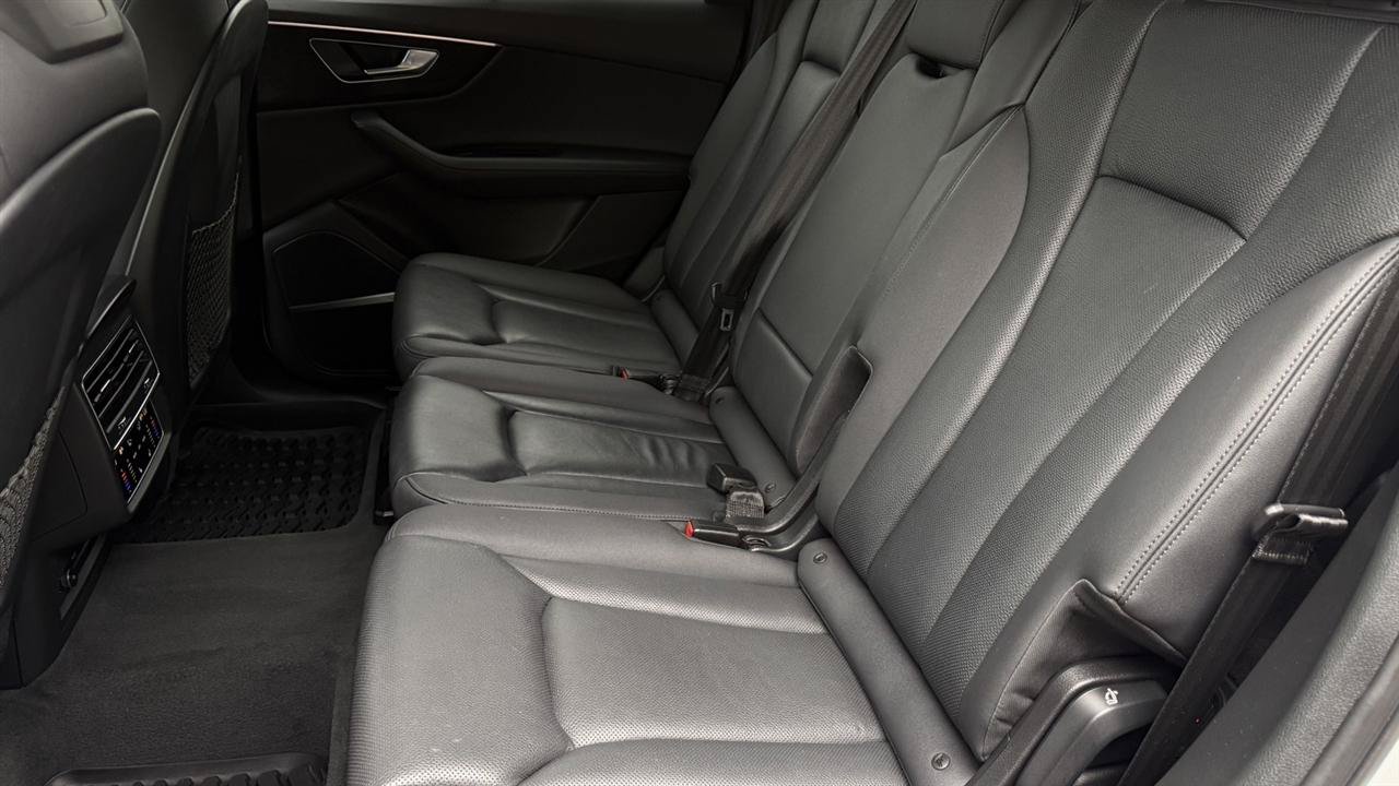 Used 2023 Audi Q7 2.0T Premium Plus w/ Premium Plus Package AWD/4WD image 34
