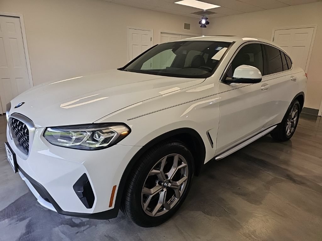 Used 2022 BMW X4 xDrive30i w/ Convenience Package AWD/4WD image 4