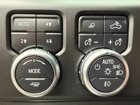 Used 2022 GMC Sierra 1500 AT4X image 38