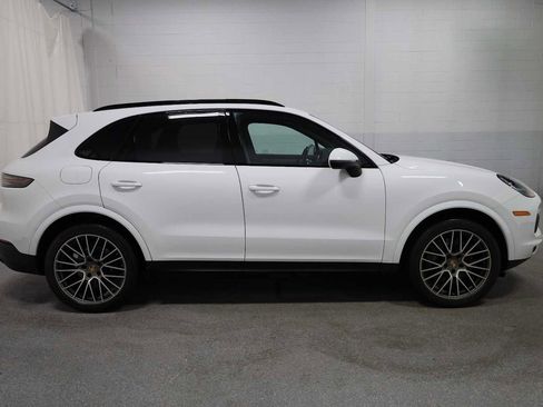 Certified 2023 Porsche Cayenne Platinum Edition image 10