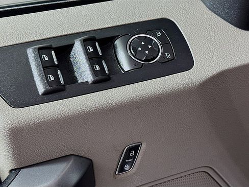 Used 2018 Ford F150 XLT w/ Equipment Group 302A Luxury image 19