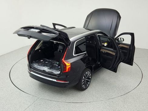 New 2025 Volvo XC90 B5 Plus w/ Protection Package Premier image 14