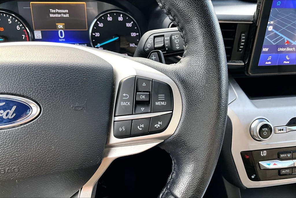 Used 2020 Ford Explorer XLT w/ Equipment Group 202A AWD/4WD image 23