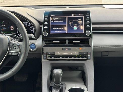 Used 2020 Toyota Avalon XLE w/ Moonroof Package image 13