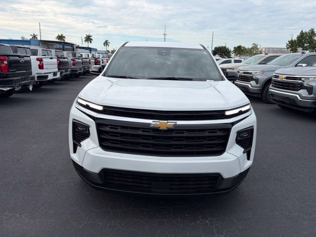 Used 2024 Chevrolet Traverse LS FWD image 2