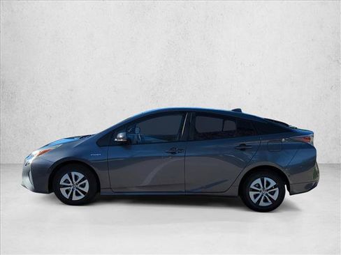 Used 2018 Toyota Prius Four image 8