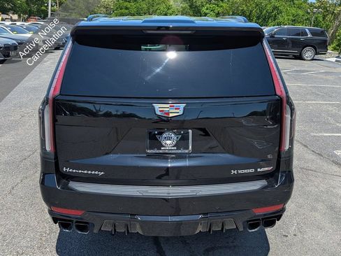 Used 2023 Cadillac Escalade V AWD/4WD image 10