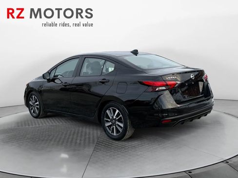 Used 2021 Nissan Versa SV image 3