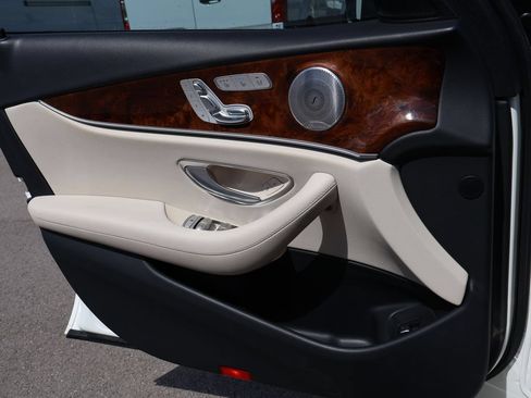 Certified 2017 Mercedes-Benz E 300 4MATIC image 36