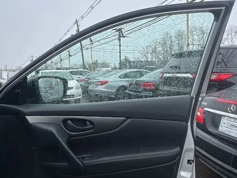 Used 2022 Nissan Rogue Sport S AWD/4WD image 25