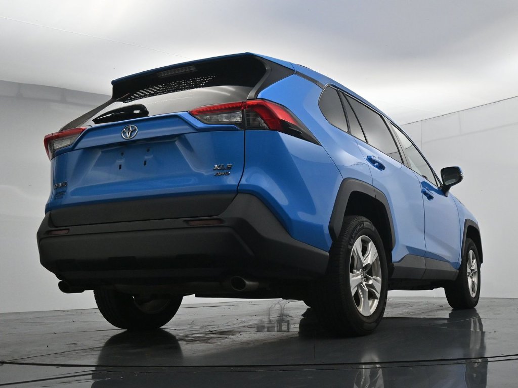 Used 2021 Toyota RAV4 XLE AWD/4WD image 22