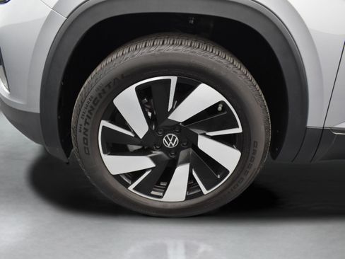 Used 2024 Volkswagen Atlas Cross Sport SE image 10