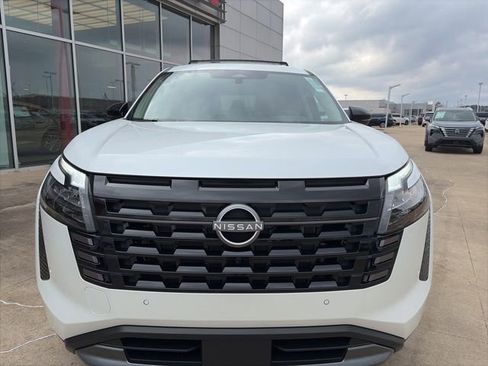 New 2026 Nissan Pathfinder SL image 6