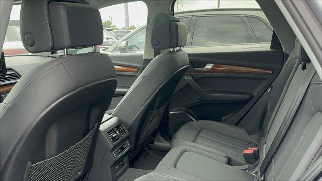 Used 2023 Audi Q5 2.0T Premium w/ Convenience Package AWD/4WD image 25