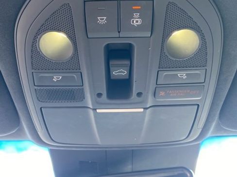 Used 2022 Genesis G70 3.3T image 20