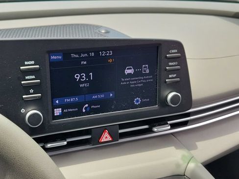Certified 2023 Hyundai Elantra SE FWD image 25