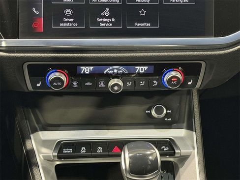 Used 2025 Audi Q3 2.0T Premium image 18