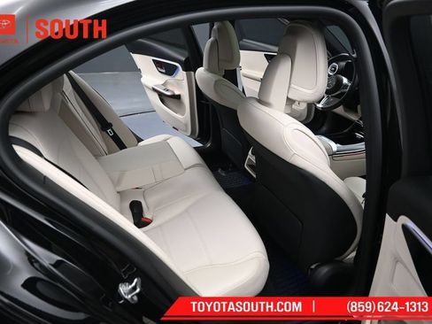 Used 2022 Mercedes-Benz C 300 4MATIC Sedan image 35