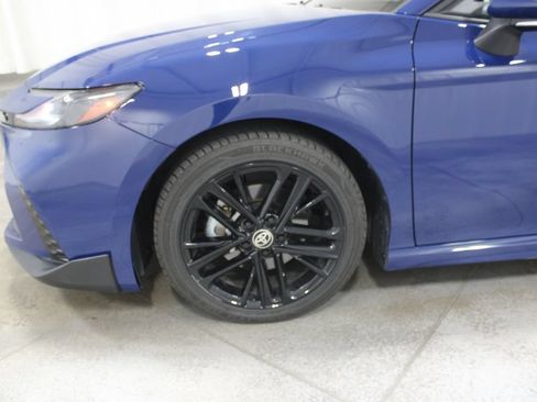 Used 2025 Toyota Camry SE FWD image 14