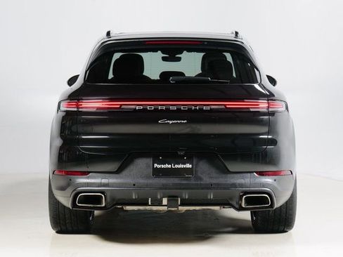 Used 2025 Porsche Cayenne image 9