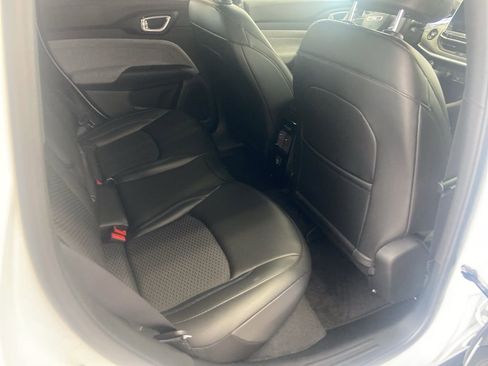 New 2026 Jeep Compass Latitude image 13