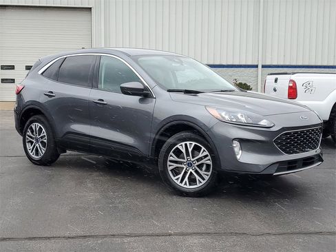 Used 2022 Ford Escape SEL image 2